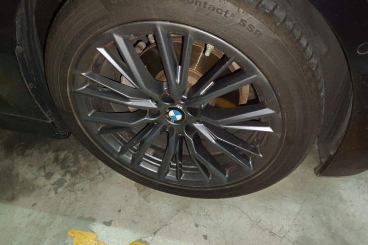 Used BMW 3 Series 2021 325i M Sport Night Edition package Right Front Wheel Hub