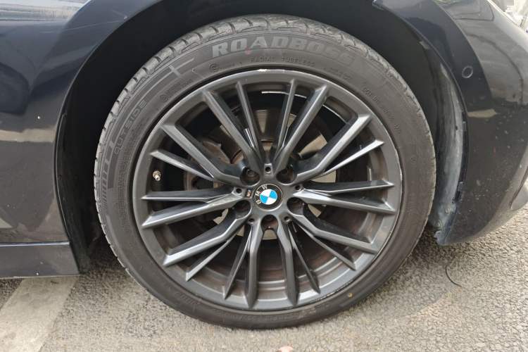 Used BMW 3 Series 2021 325Li M Sport Package Right Front Wheel Hub