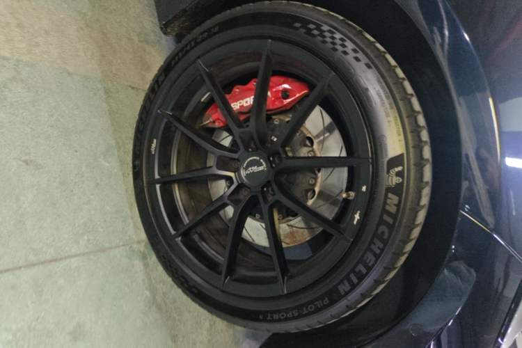 Used BMW 3 Series 2021 Facelifted 325Li M Sport Night Edition Package Right Front Wheel Hub