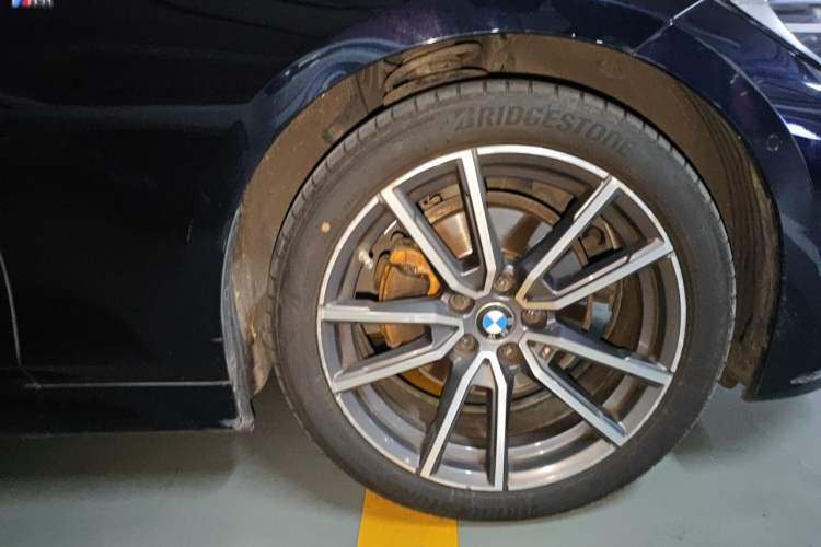 Used BMW 3 Series 2021 325Li M Sport Package Right Front Wheel Hub