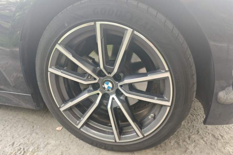 Used BMW 3 Series 2021 Facelifted 320Li M Sport Package Right Front Wheel Hub