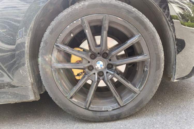 Used BMW 3 Series 2021 320Li M Sport Package Right Front Wheel Hub