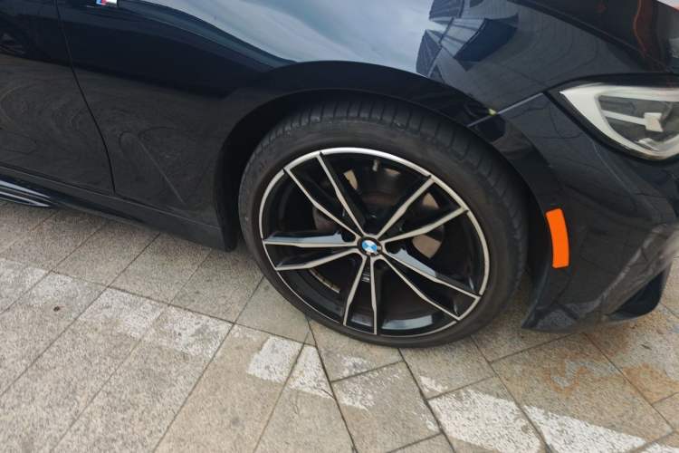 Used BMW 3 Series 2021 Facelifted 325Li M Sport Night Edition Package Right Front Wheel Hub
