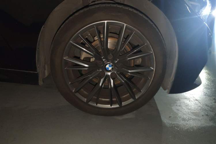 Used BMW 3 Series 2021 Restyled 325i M Sport Night Edition Package Right Front Wheel Hub