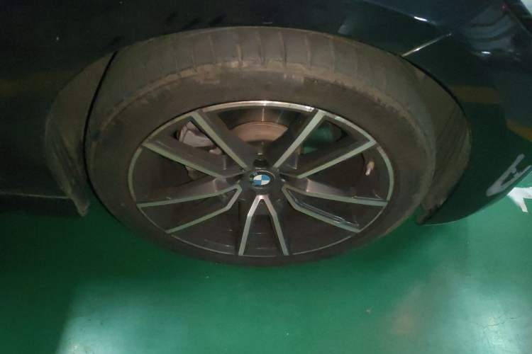 Used BMW 3 Series 2021 Second Facelift 320Li M Sport Package Right Front Wheel Hub