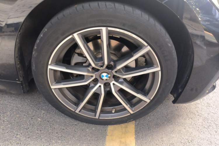 Used BMW 3 Series 2021 320Li M Sport Package Right Front Wheel Hub