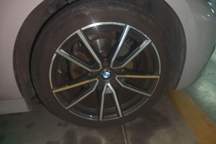 Used BMW 3 Series 2021 320Li M Sport Package Right Front Wheel Hub