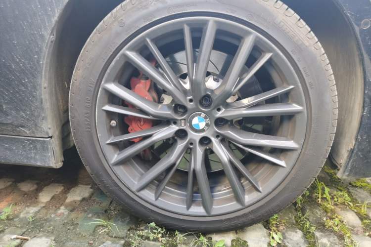 Used BMW 3 Series 2021 330Li xDrive M Sport Night Edition Right Front Wheel Hub