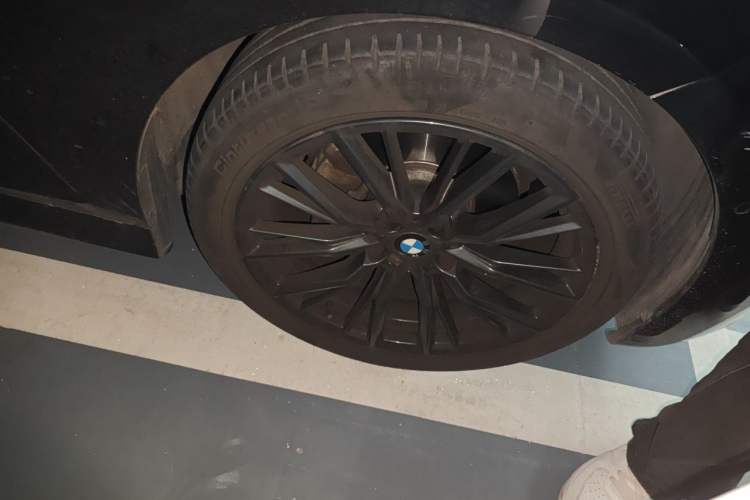 Used BMW 3 Series 2021 Second Facelift 325i M Sport Night Edition Package Right Front Wheel Hub