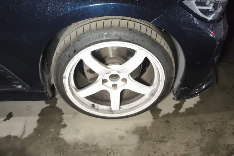 Used BMW 3 Series 2021 Second Facelift 320Li M Sport Package Right Front Wheel Hub