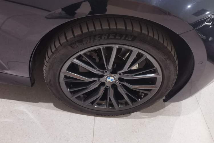 Used BMW 3 Series 2021 Second Facelift 325Li M Sport Night Edition Package Right Front Wheel Hub