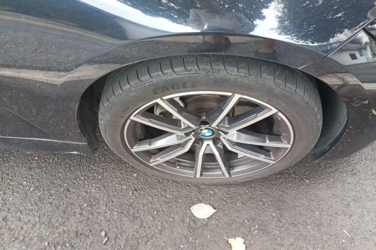 Used BMW 3 Series 2021 320Li M Sport Package Right Front Wheel Hub