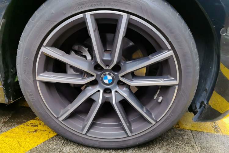 Used BMW 3 Series 2021 320Li M Sport Package Right Front Wheel Hub