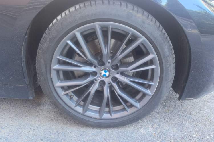 Used BMW 3 Series 2021 Second Facelift 325i M Sport Night Edition Package Right Front Wheel Hub