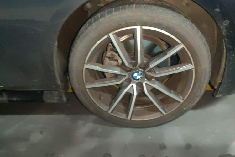 Used BMW 3 Series 2021 Restyled 325Li M Sport Package Right Front Wheel Hub