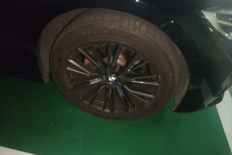 Used BMW 3 Series 2021 Second Facelift 325Li M Sport Night Edition Package Right Front Wheel Hub