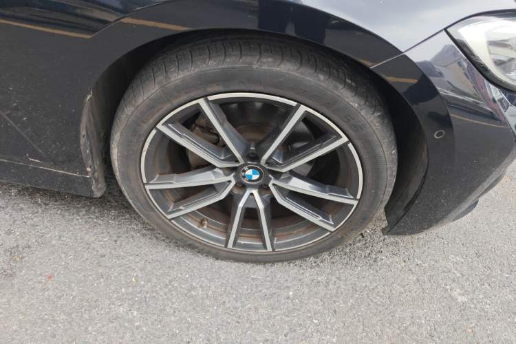 Used BMW 3 Series 2021 325Li M Sport Package Right Front Wheel Hub