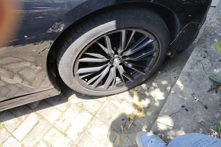 Used BMW 3 Series 2021 Facelifted 325Li M Sport Night Edition Package Right Front Wheel Hub