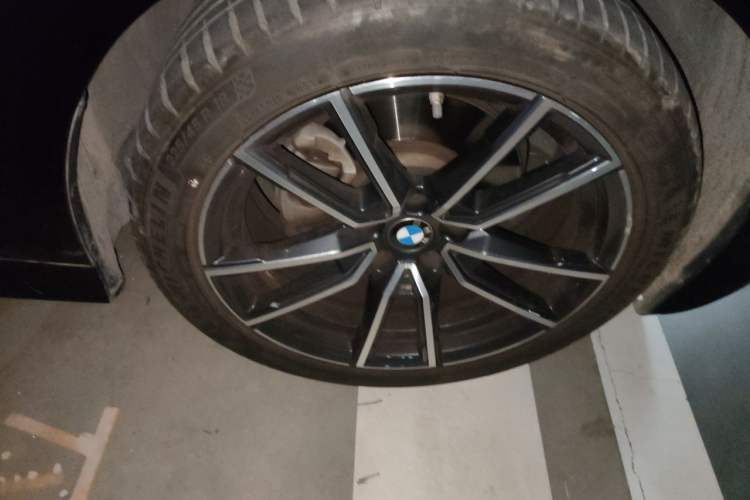 Used BMW 3 Series 2021 Facelifted 320Li M Sport Package Right Front Wheel Hub