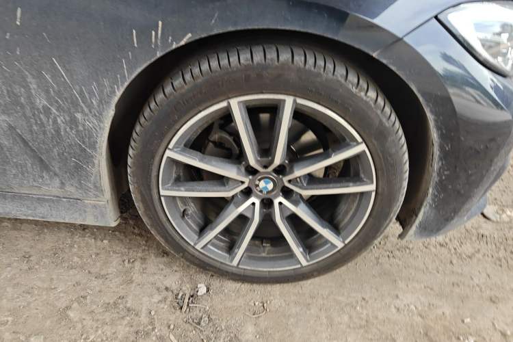 Used BMW 3 Series 2021 320Li M Sport Package Right Front Wheel Hub