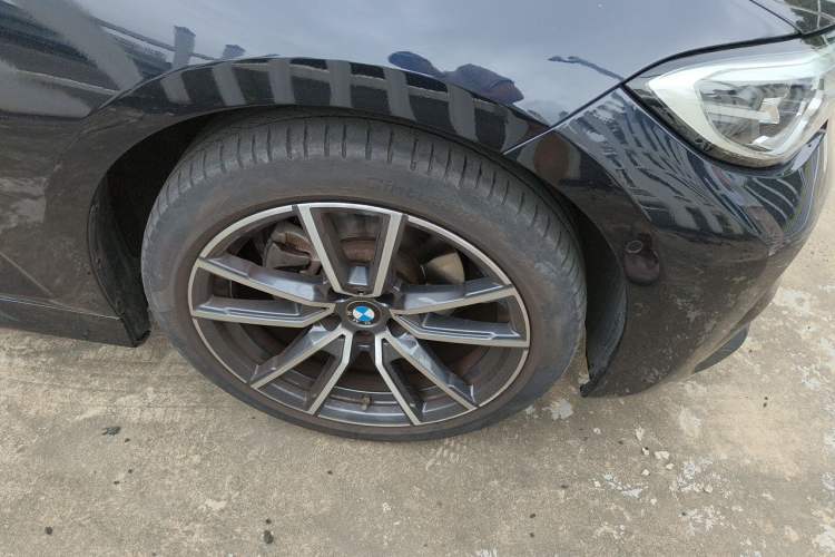 Used BMW 3 Series 2021 Restyled 325Li M Sport Package Right Front Wheel Hub