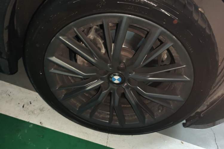 Used BMW 3 Series 2021 Second Facelift 325i M Sport Night Edition Package Right Front Wheel Hub