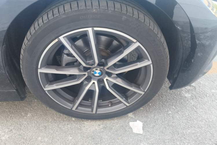 Used BMW 3 Series 2021 Facelifted 320Li M Sport Package Right Front Wheel Hub