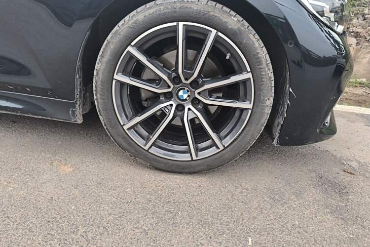 Used BMW 3 Series 2021 Restyled 325Li M Sport Package Right Front Wheel Hub