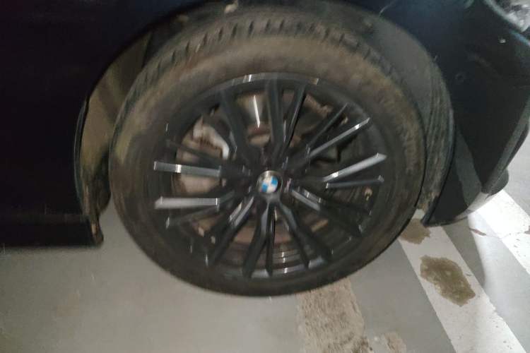 Used BMW 3 Series 2021 330Li xDrive M Sport Night Edition Right Front Wheel Hub