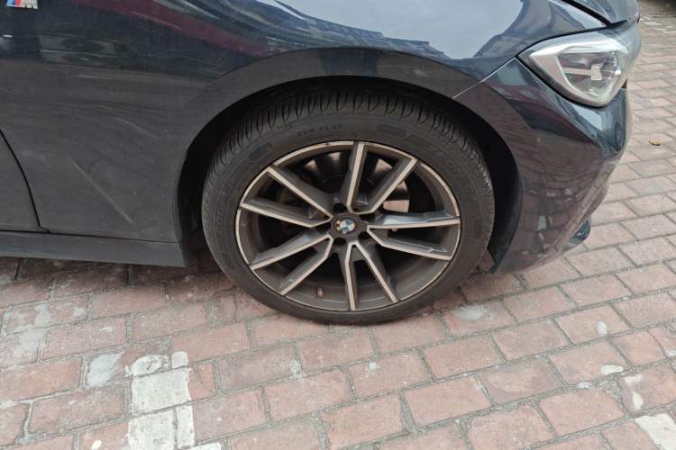 Used BMW 3 Series 2021 Facelifted 320Li M Sport Package Right Front Wheel Hub
