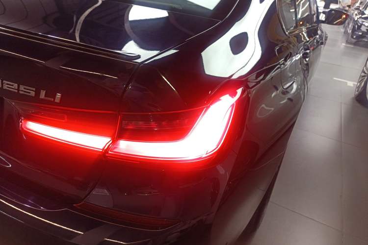 Used BMW 3 Series 2021 Second Facelift 325Li M Sport Night Edition Package Right Rear Taillight