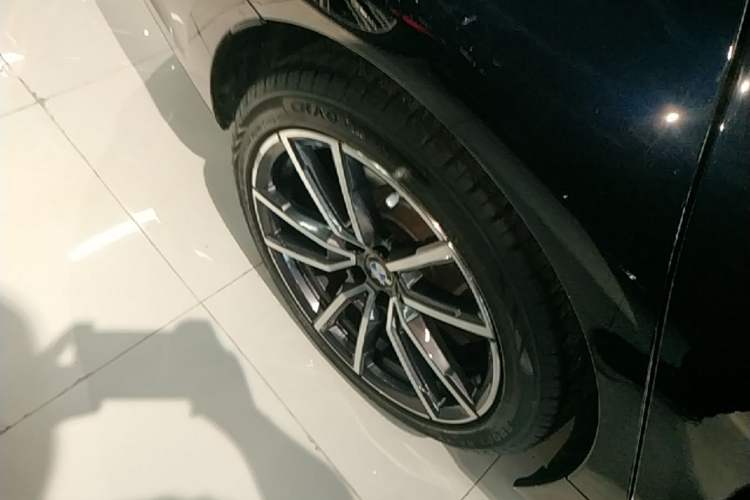 Used BMW 3 Series 2021 Second Facelift 320Li M Sport Package Right Rear Wheel Hub
