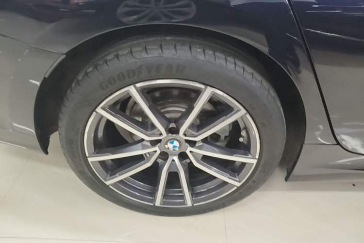 Used BMW 3 Series 2021 320Li M Sport Package Right Rear Wheel Hub