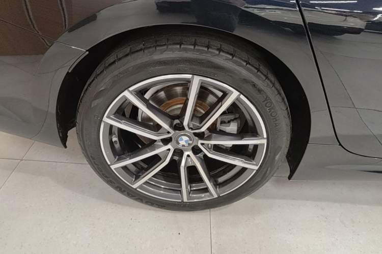 Used BMW 3 Series 2021 Restyled 325Li M Sport Package Right Rear Wheel Hub