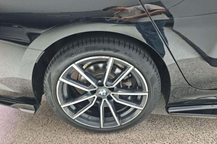 Used BMW 3 Series 2021 Restyled 325Li M Sport Package Right Rear Wheel Hub