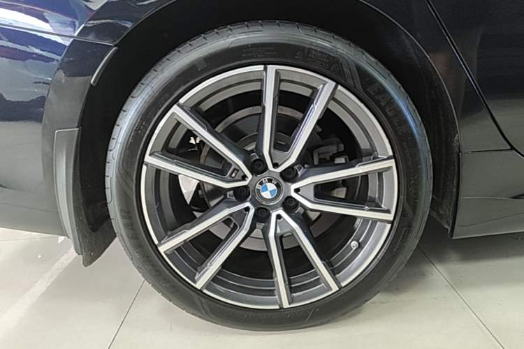 Used BMW 3 Series 2021 Facelifted 320Li M Sport Package Right Rear Wheel Hub
