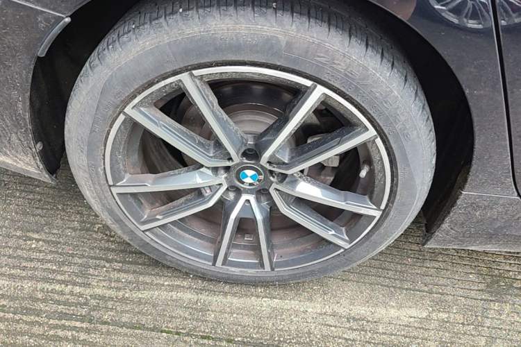 Used BMW 3 Series 2021 Second Facelift 320Li M Sport Package Right Rear Wheel Hub