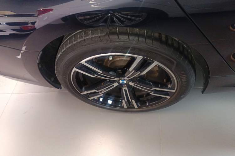 Used BMW 3 Series 2021 Second Facelift 325Li M Sport Night Edition Package Right Rear Wheel Hub