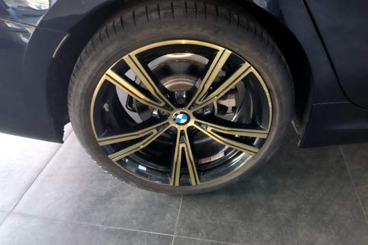 Used BMW 3 Series 2021 Second Facelift 325Li M Sport Package Right Rear Wheel Hub