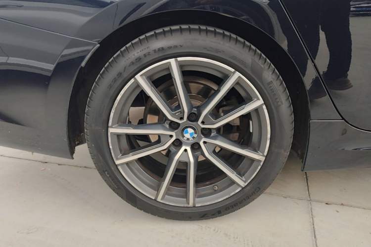 Used BMW 3 Series 2021 Restyled 325Li M Sport Package Right Rear Wheel Hub