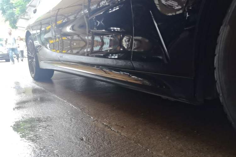 Used BMW 3 Series 2021 325Li M Sport Shadowline Package Right Side Sill