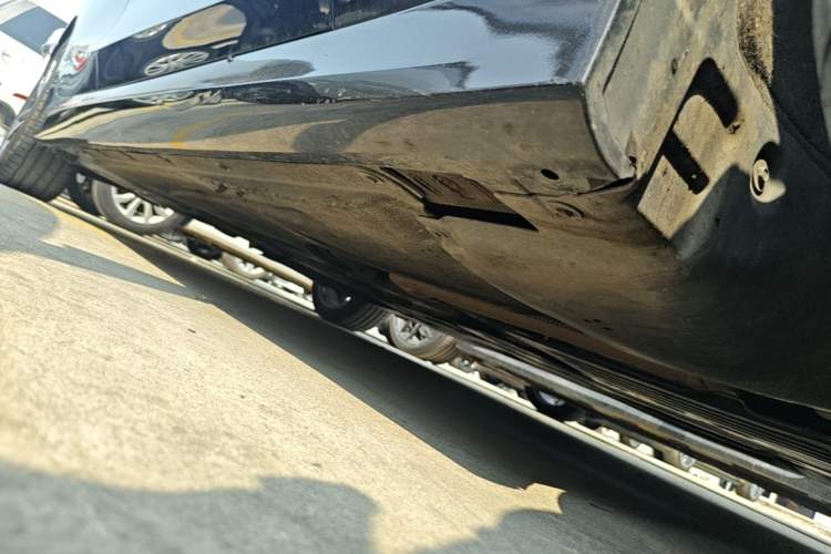Used BMW 3 Series 2021 320Li M Sport Package Right Side Sill