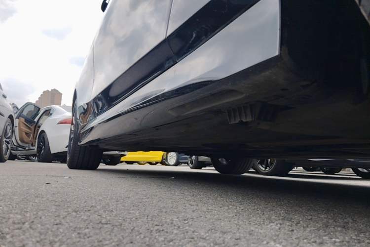 Used BMW 3 Series 2021 325Li M Sport Shadowline Package Right Side Sill