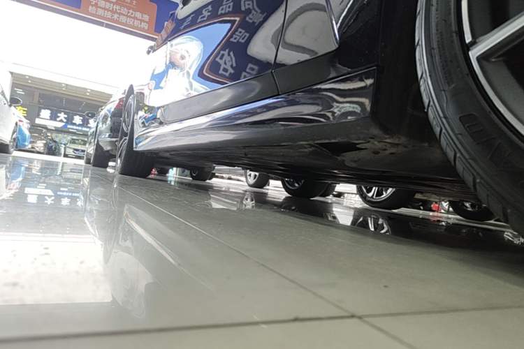 Used BMW 3 Series 2021 Facelifted 320Li M Sport Package Right Side Sill