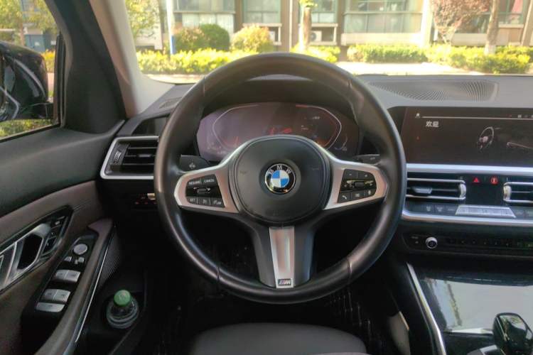 Used BMW 3 Series 2021 Restyled 325Li xDrive M Sport Package Steering Wheel