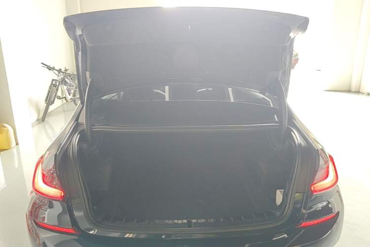 Used BMW 3 Series 2021 Second Facelift 325Li M Sport Package Trunk