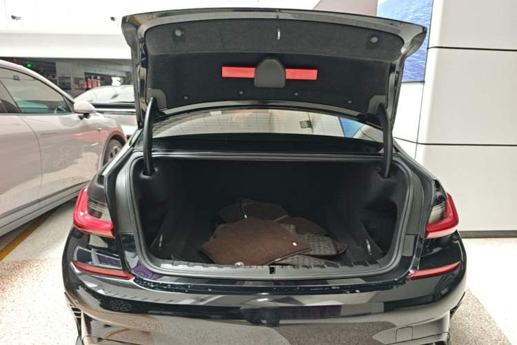 Used BMW 3 Series 2021 Restyled 325Li M Sport Package Trunk