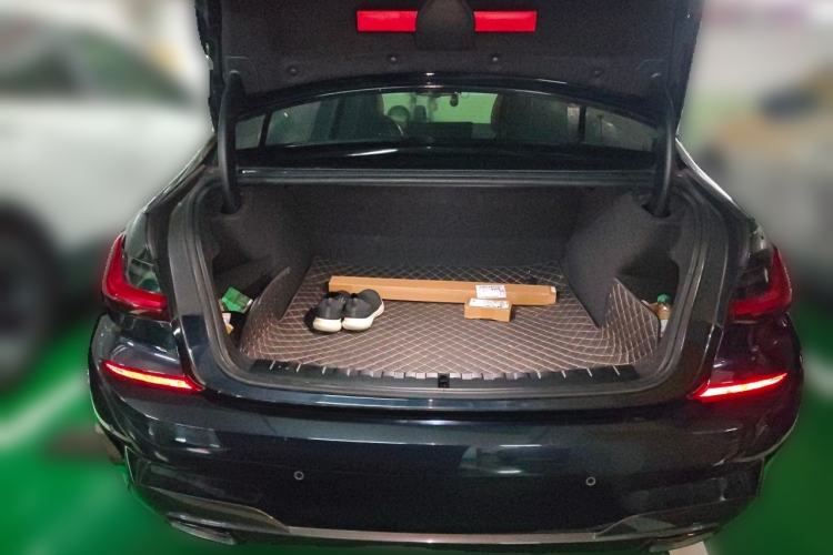 Used BMW 3 Series 2021 325i M Sport Night Edition package Trunk