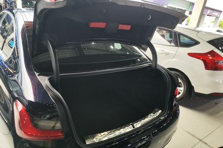 Used BMW 3 Series 2021 Second Facelift 325Li M Sport Package Trunk