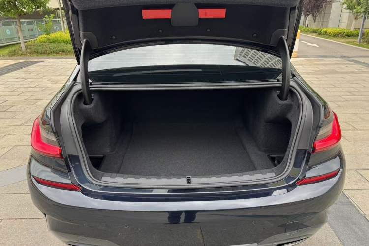 Used BMW 3 Series 2021 Second Facelift 330Li xDrive M Sport Night Edition Package Trunk